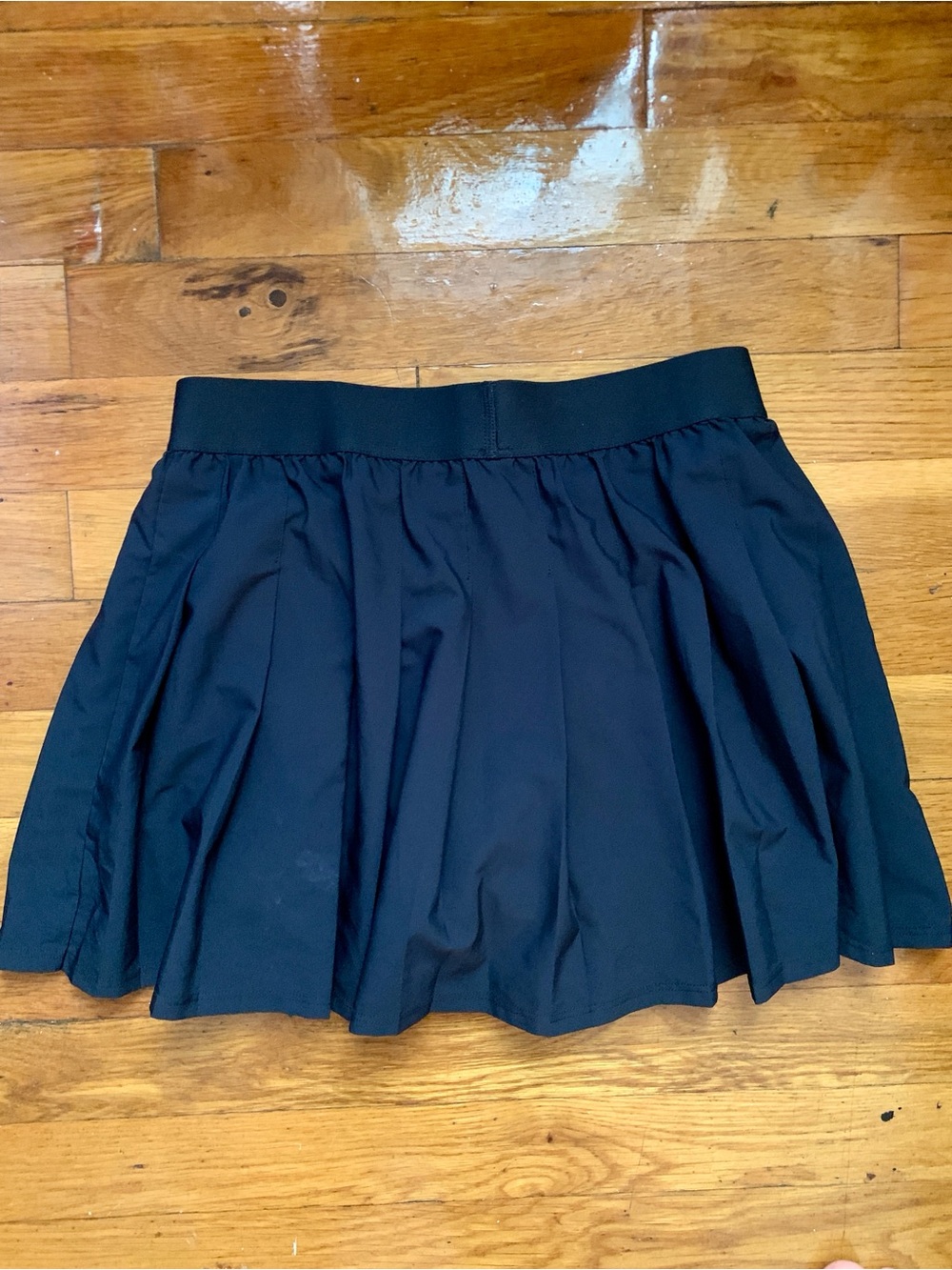 LIKE NEW ALO Yoga Black Pleated Tennis Skirt - Picture 2 of 3